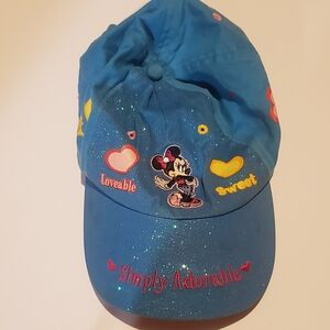 Disney blue Minnie mouse kids hat. Walt Disney world kids.